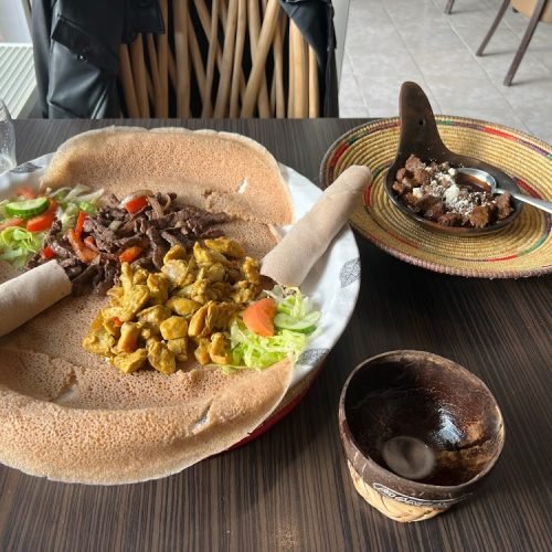 Afrikaans-Restaurant-Seni_565327f502ee39c692495e5ba79b1f81